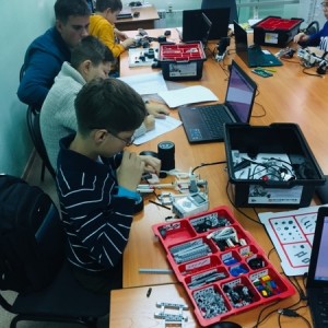 Лаборатория робототехники и программирования (на базе 96 школы)