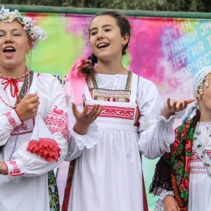 Образцовый фольклорный ансамбль «Скоморошина» (на ул. Фугенфирова)