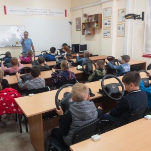 Экскурсия в Детскую автошколу с вождением на автодроме