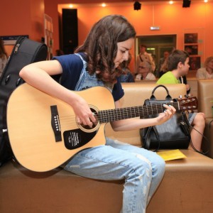 Уроки вокала и музыки