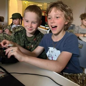 Пилотирование FPV-дронов