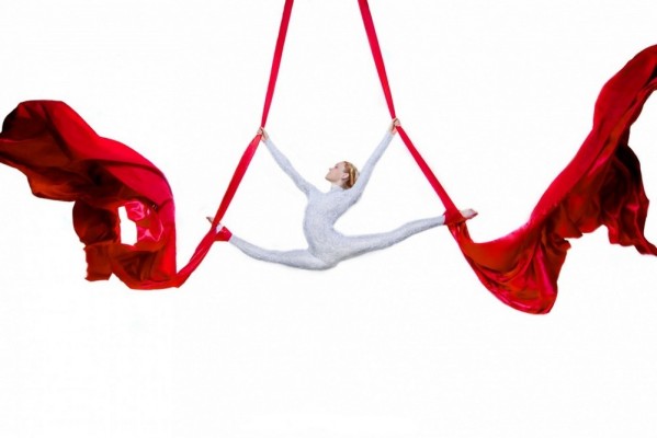 Танцы и воздушная гимнастика