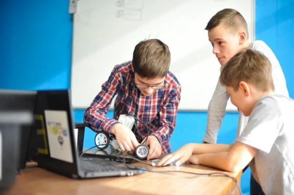 ROBOclub — сеть клубов робототехники