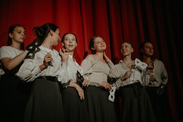 Театральная студия «Ирбис» (на ул. Репина)