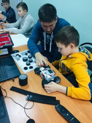 Лаборатория робототехники и программирования (на базе 96 школы)