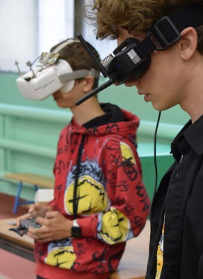 Пилотирование квадрокоптеров