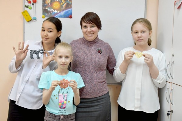 КРУЖЕВОПЛЕТЕНИЕ НА КОКЛЮШКАХ/БИСЕРОПЛЕТЕНИЕ