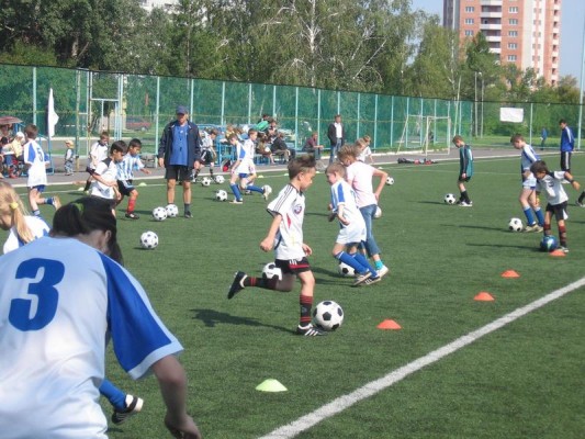 Футбол (на ул. Шинной)