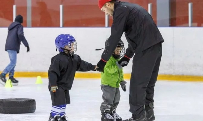 Занятия по хоккею и фигурному катанию для детей и подростков