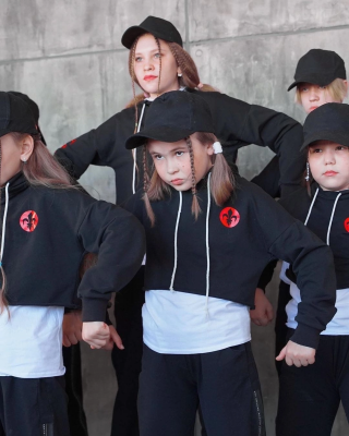 Детская школа танцев на английском языке “UDANCEKIDS”