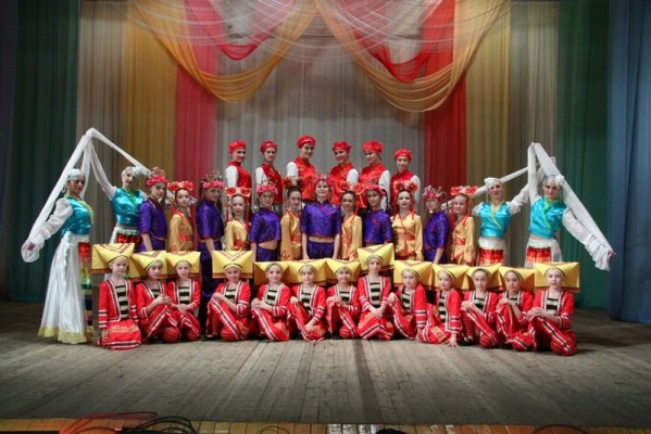 Образцовый ансамбль танца «Золотой дракон»
