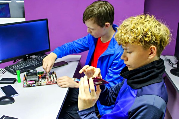 Разработка программного обеспечения Python (оффлайн) 16+