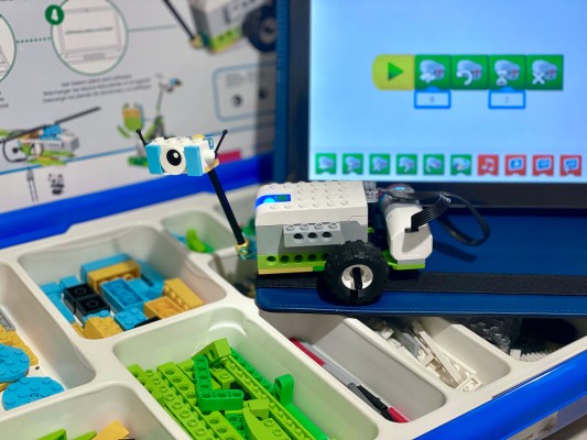 Робототехника с наборами Lego Education