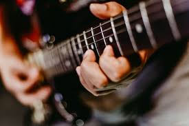 Обучение игре на гитаре или укулеле