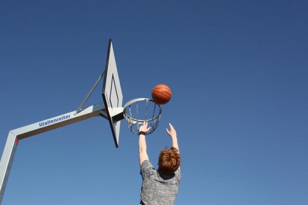 Баскетбол (на ул. Ольшанского)