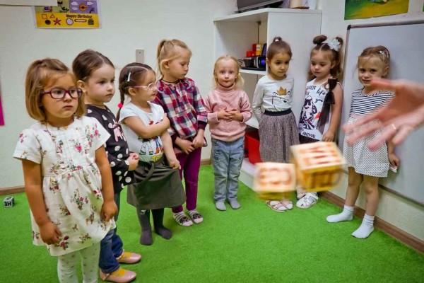 Английский мини-садик в Supermom.
