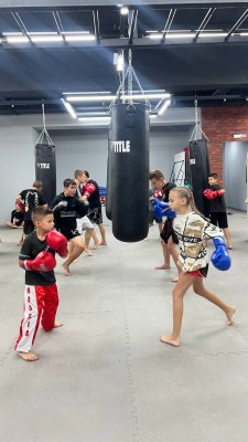 Кикбоксинг для детей от 7 - 17 лет