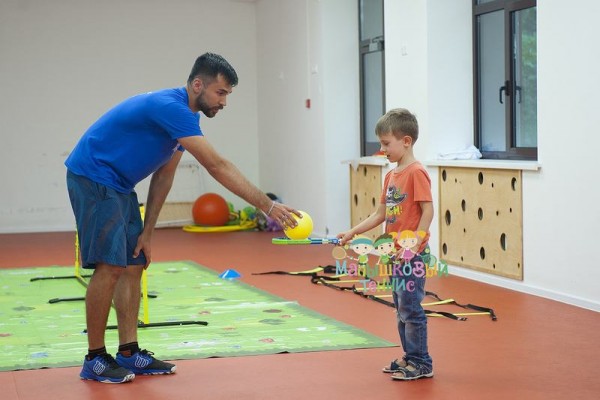 Школа тенниса для детей (на Сиреневом бул.)