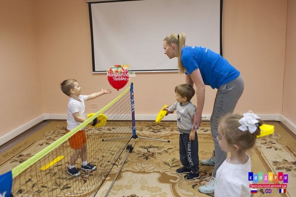 Занятия большим теннисом (на ул. Немчинова)