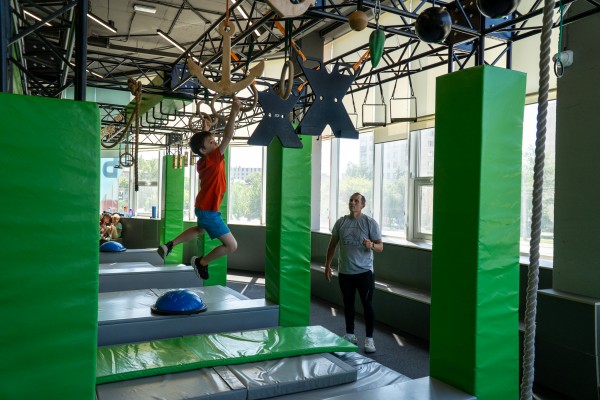 Занятия гонки с препядствиями для детей