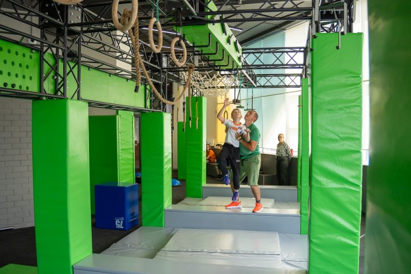 Занятия гонки с препядствиями для детей