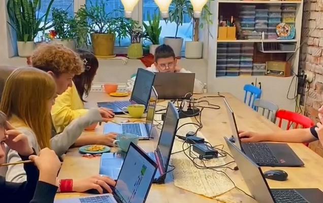 Инженер-строитель в мире Майнкрафт