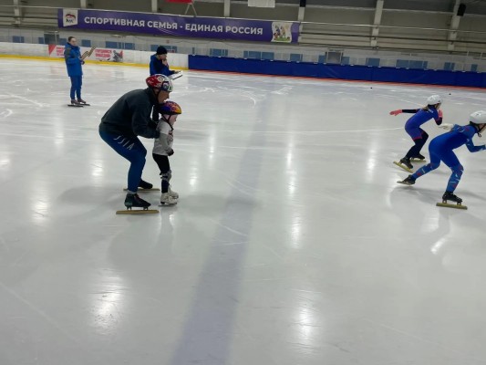 Конькобежный спорт, шорт-трек